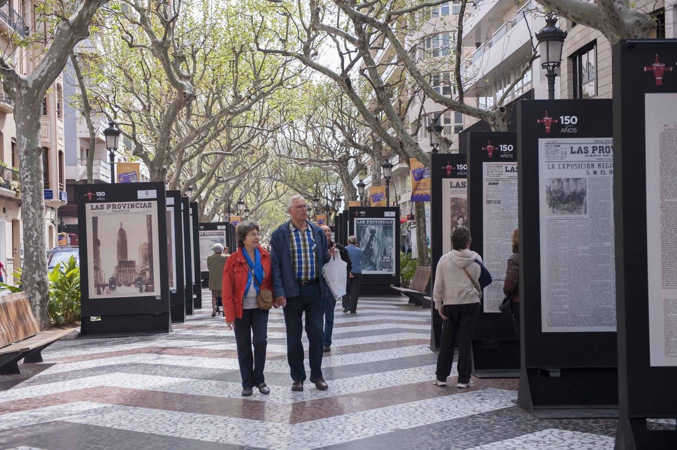 &#039;150 aniversario de LAS PROVINCIAS&#039;: Gandia acoge la exposición de portadas históricas