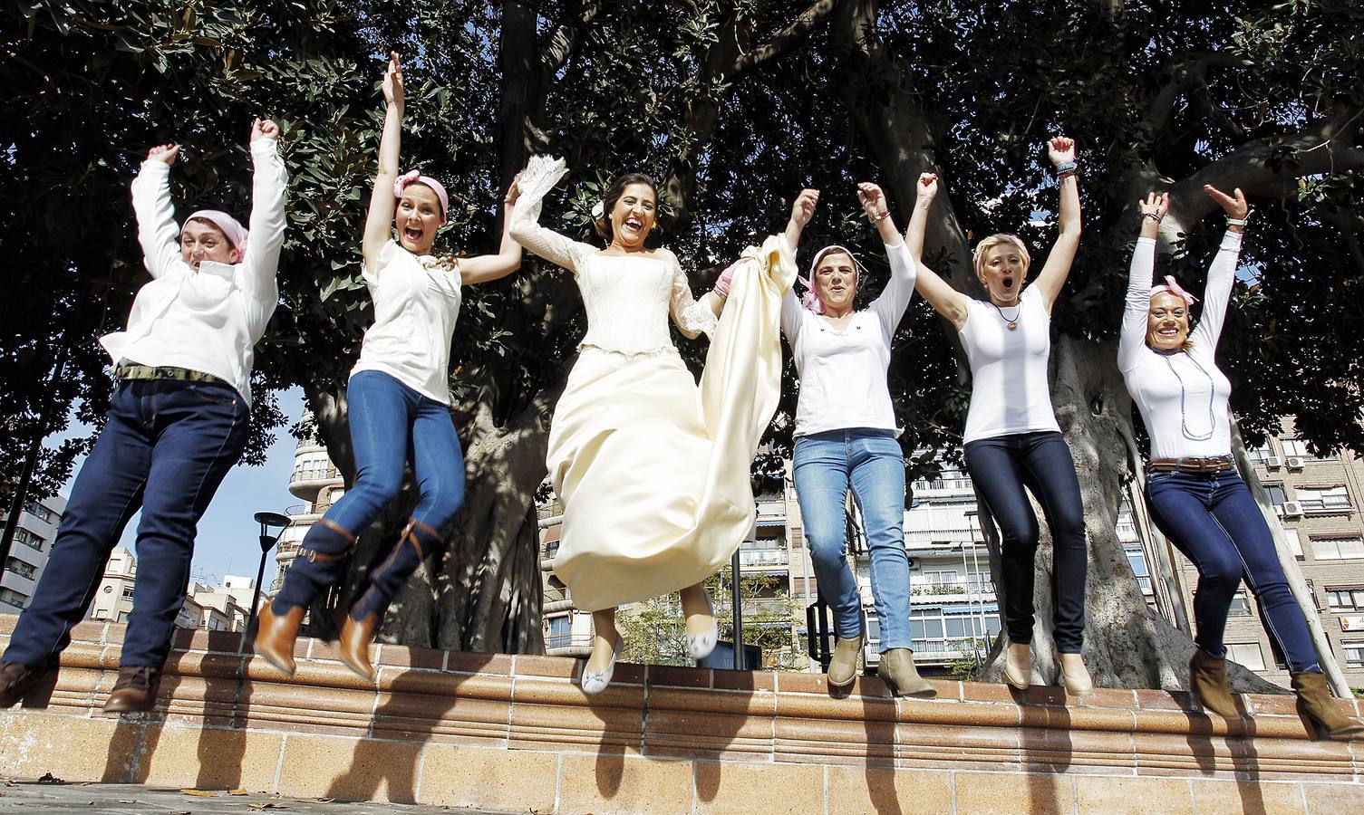 Novias en rosa contra el cáncer