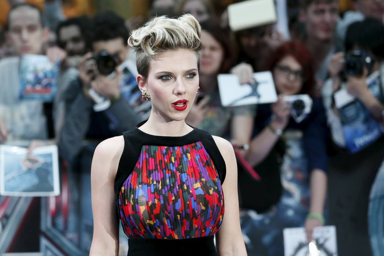 Scarlett Johansson brilla en la premiere londinense de &#039;Los vengadores: La era de Ultrón&#039;