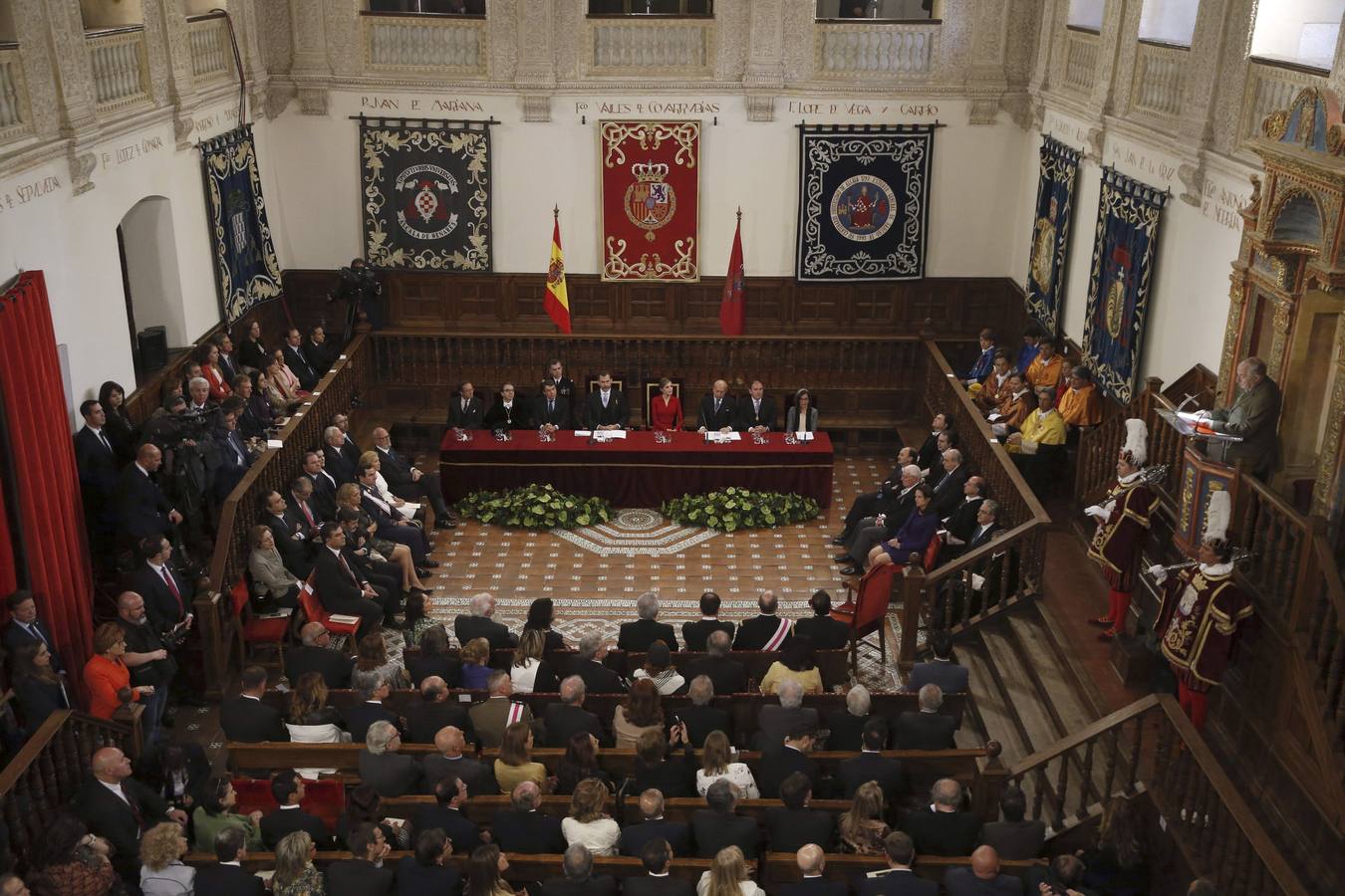 Los Reyes presiden la ceremonia de entrega del Cervantes 2014