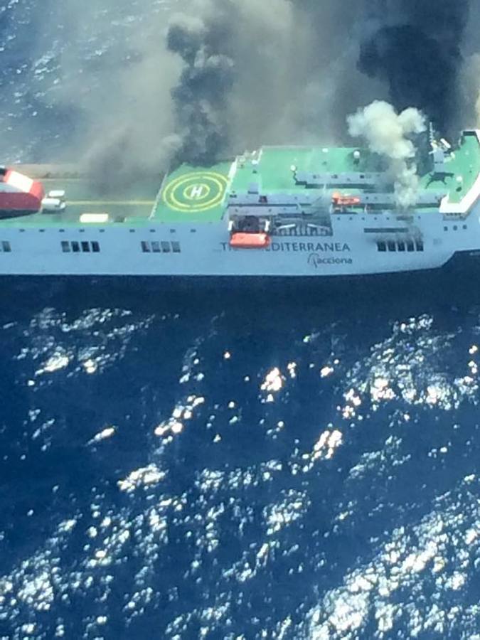 Evacuado un ferry por un incendio que hacía la ruta Palma-Valencia