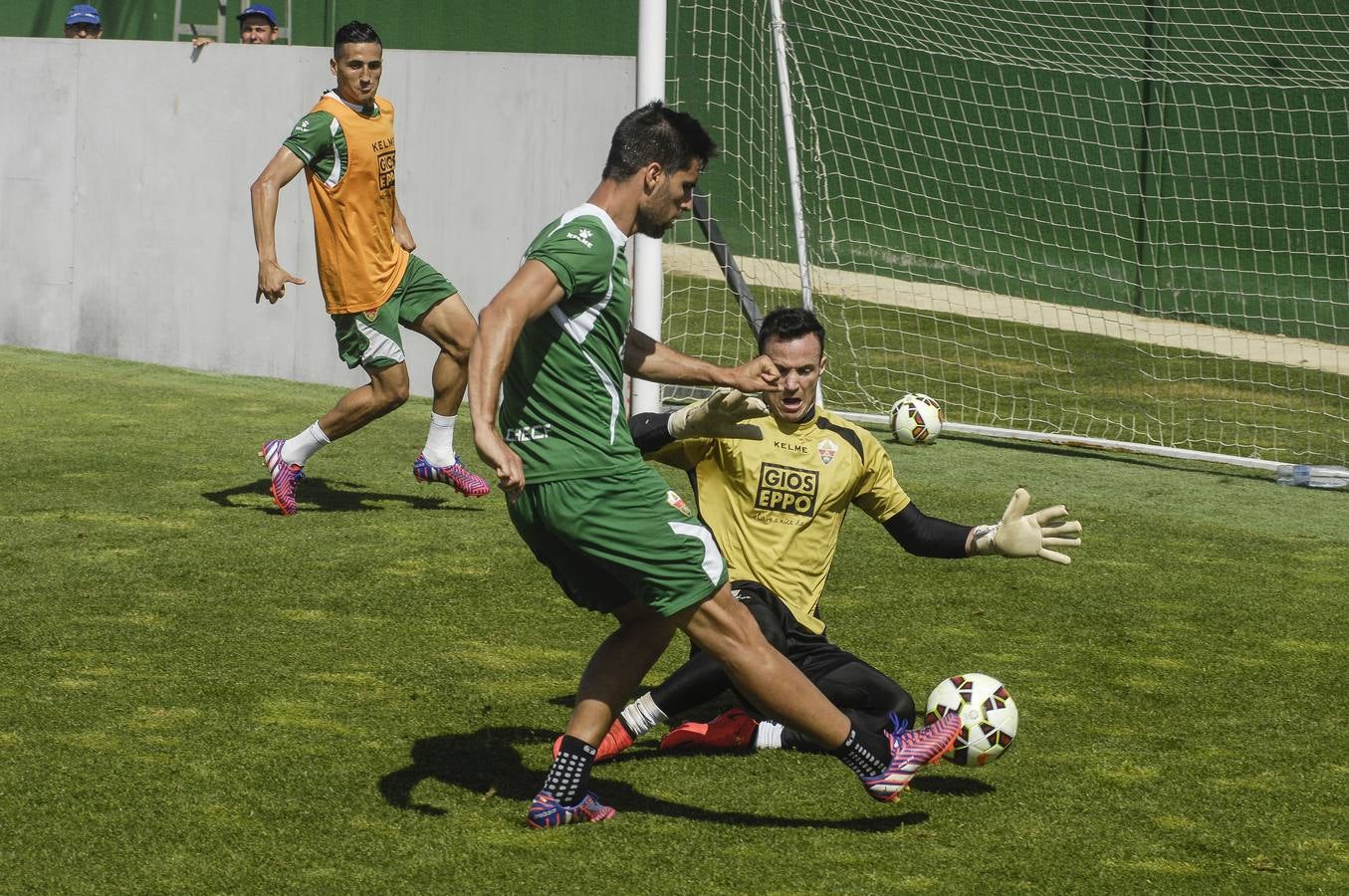 Escribá ensaya con Samu Martínez