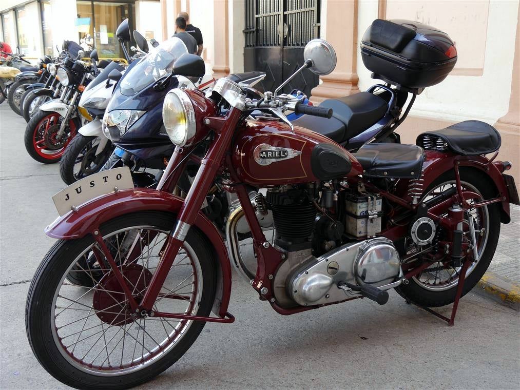 I Concentración de coches y motos clásicas en Alcàsser