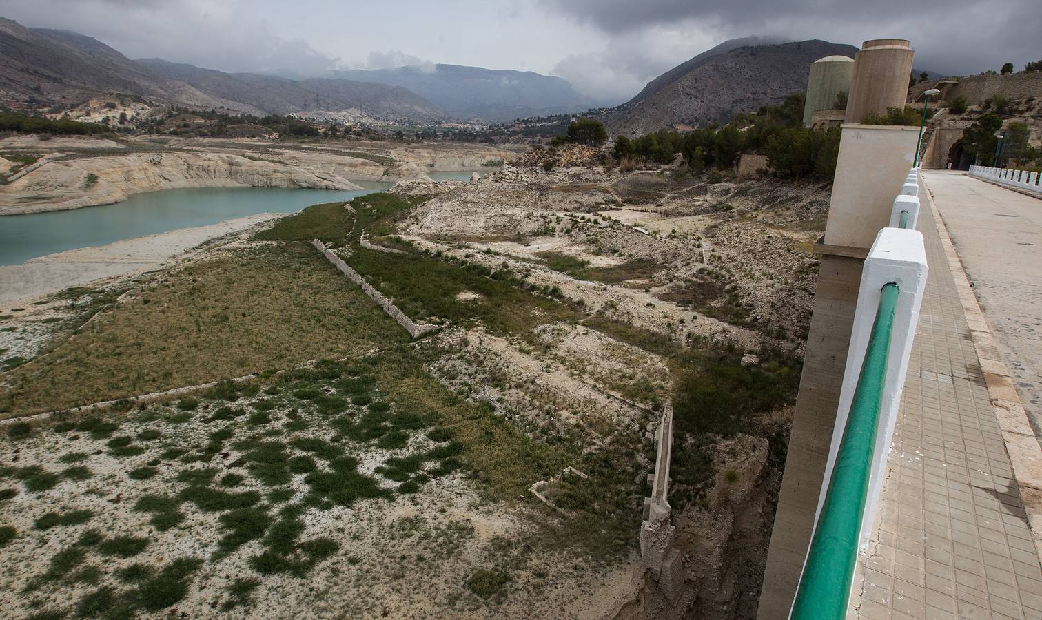 El embalse del Amadoiro, bajo mínimo