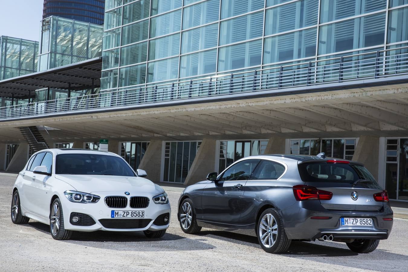 BMW potencia a su Serie1 para reafirmar su liderato en España.