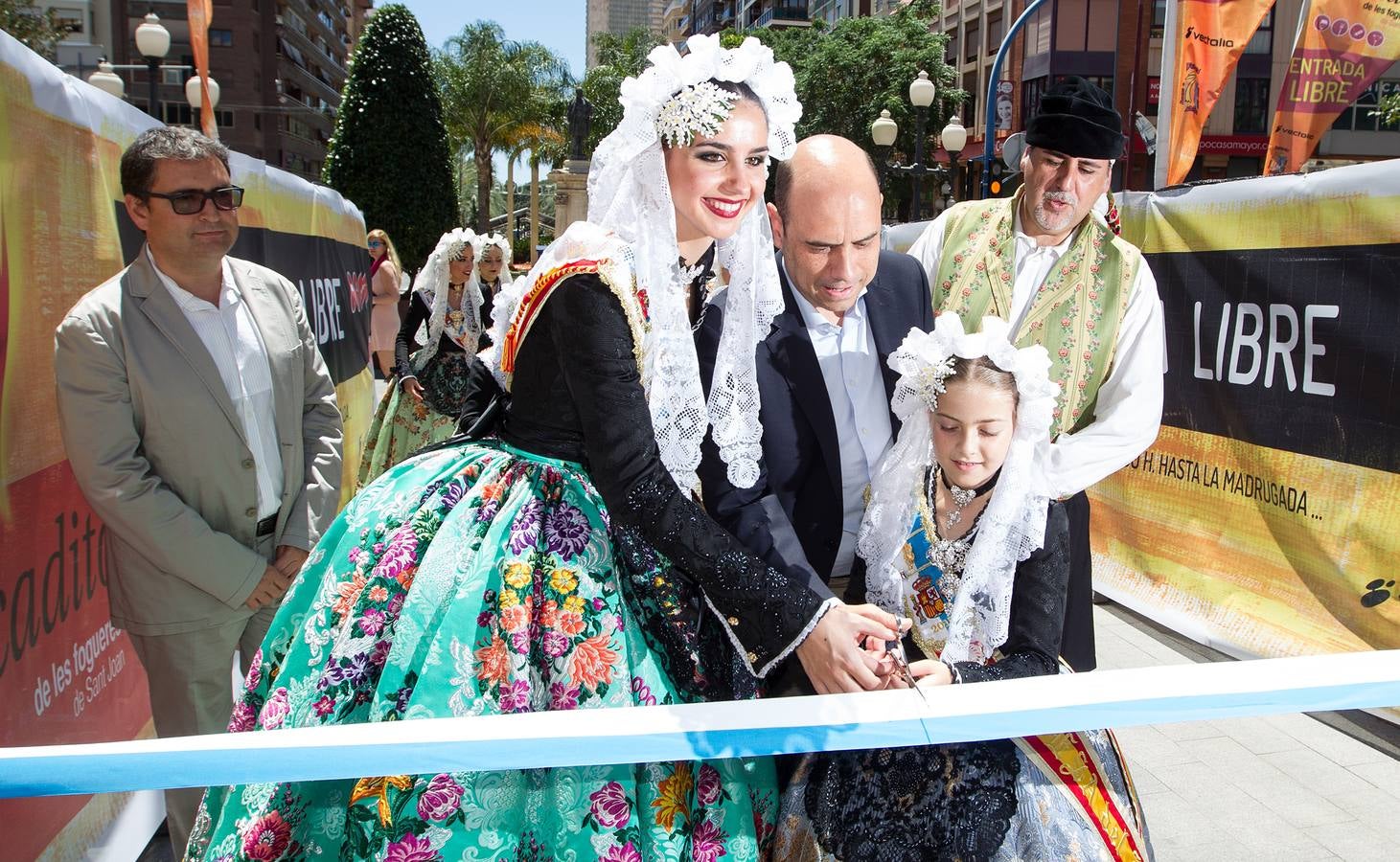 Inauguración del Mercadito de Hogueras