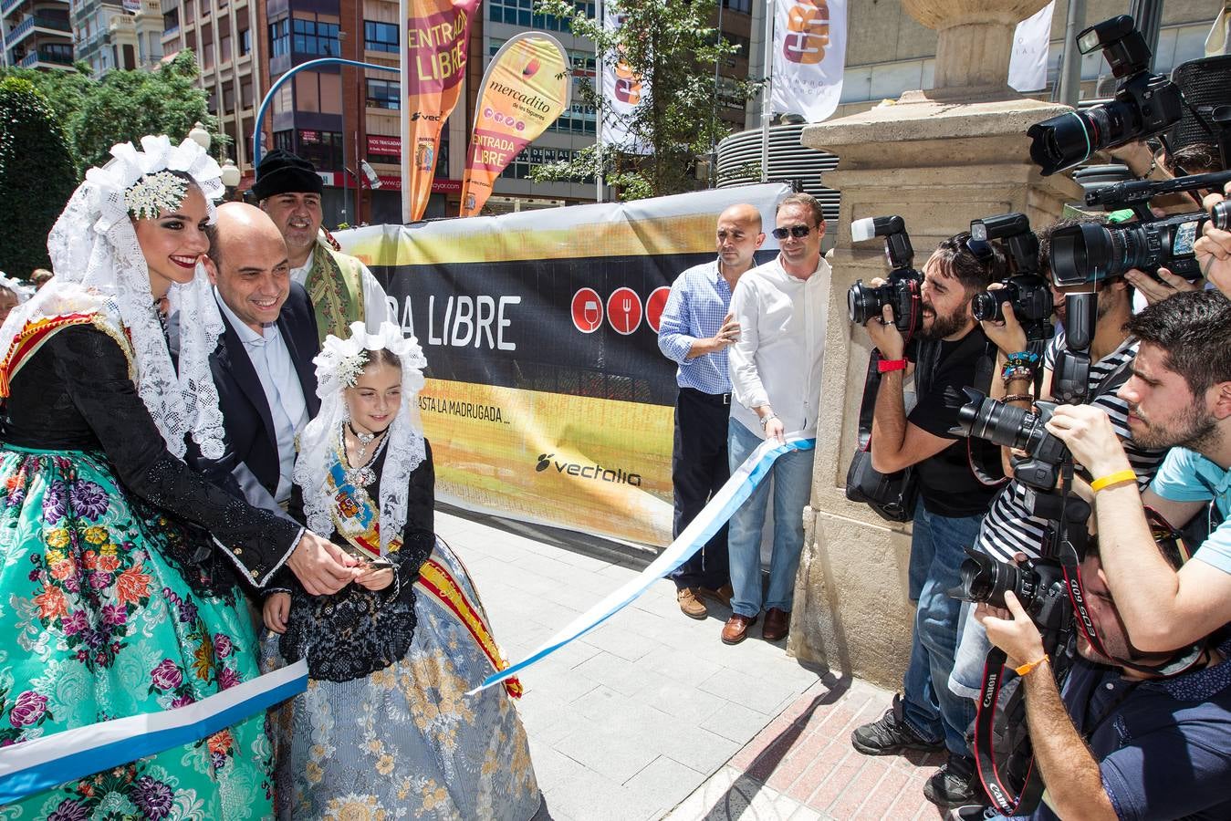 Inauguración del Mercadito de Hogueras