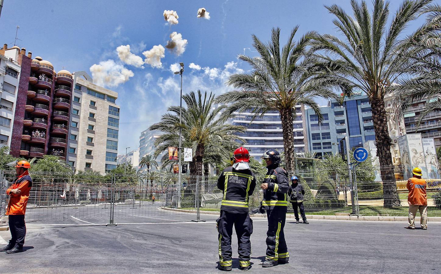 La mascletá da color a la plantá de las Hogueras