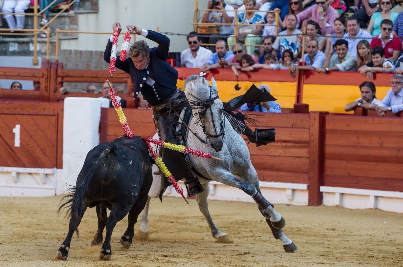 Corrida de rejones para Fermín Bohórquez, Andy Cartagena y Lea Vicens