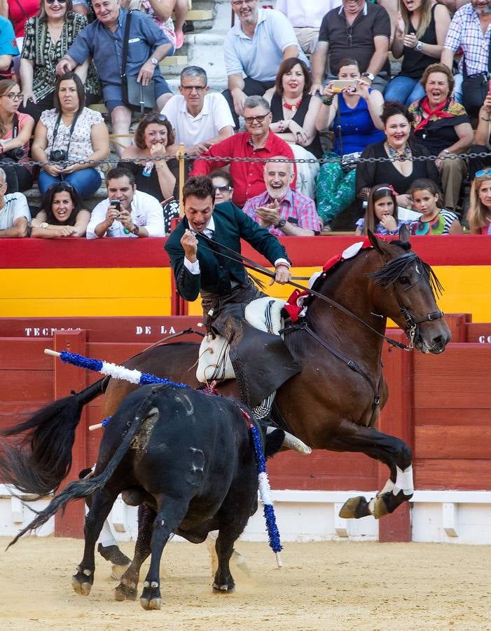 Corrida de rejones para Fermín Bohórquez, Andy Cartagena y Lea Vicens