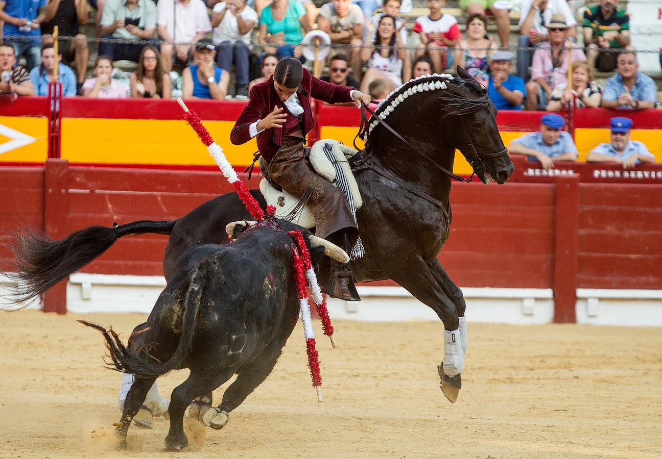 Corrida de rejones para Fermín Bohórquez, Andy Cartagena y Lea Vicens