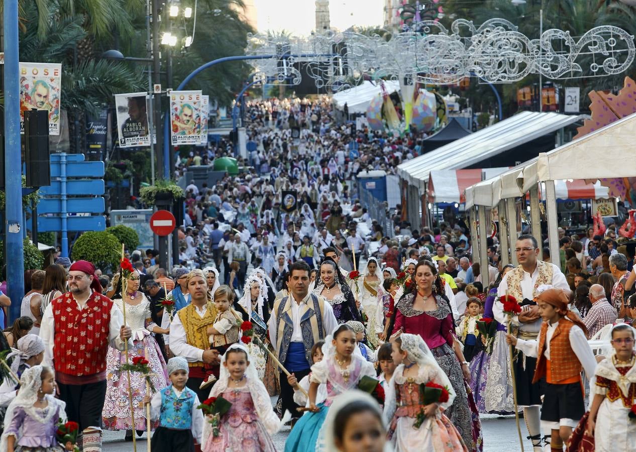 Primera jornada de la Ofrenda de Flores