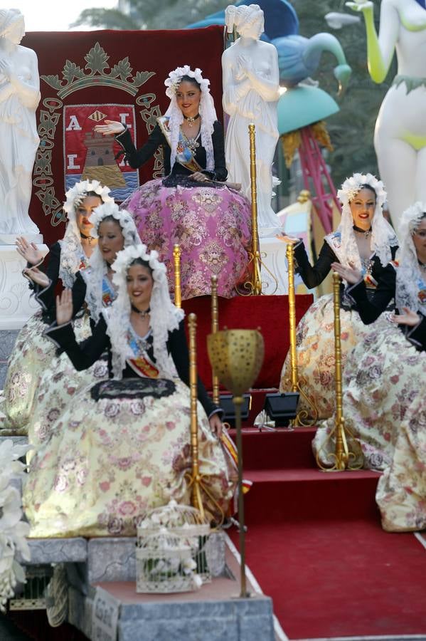 Desfile Folklórico internacional de Hogueras 2015