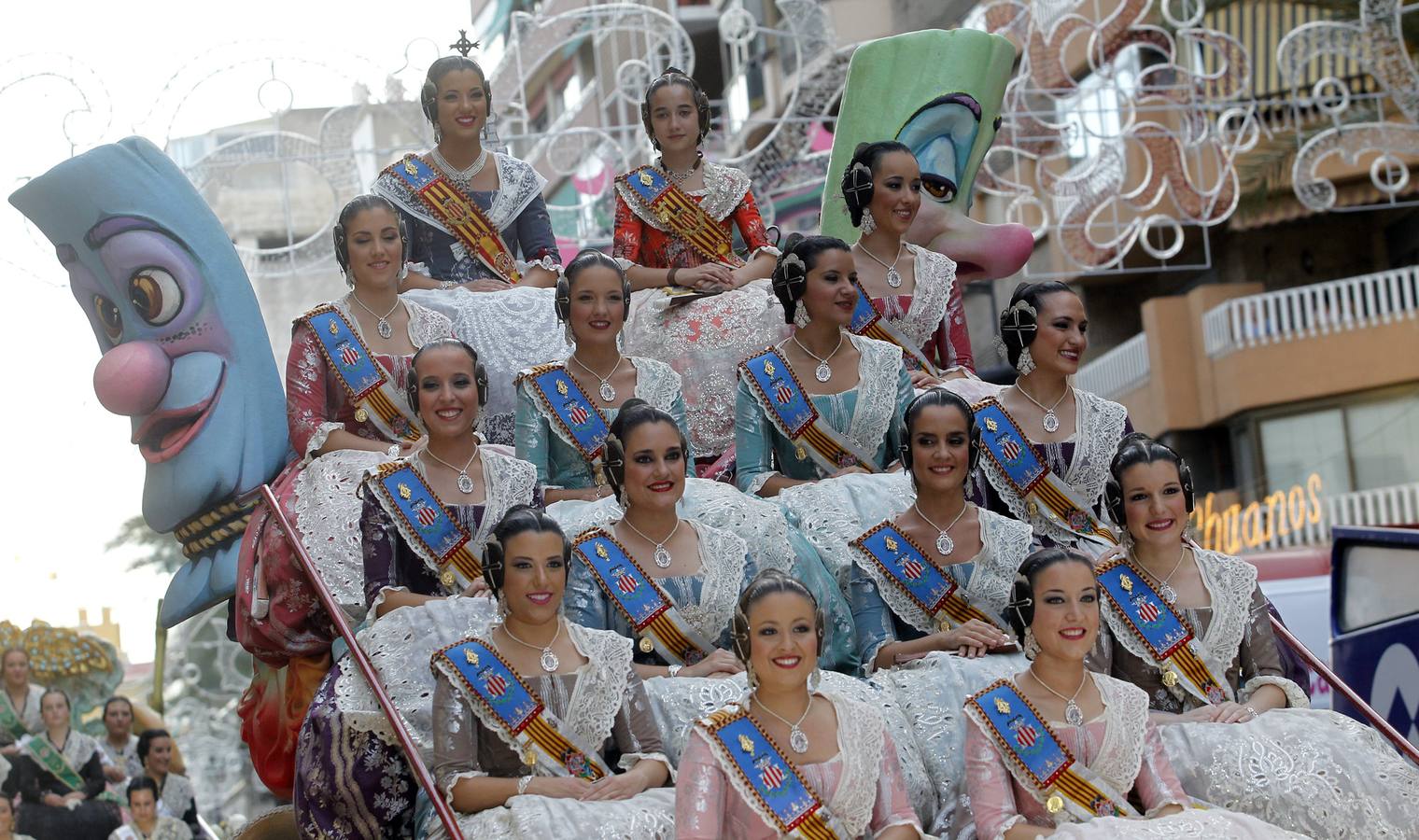 Desfile Folklórico internacional de Hogueras 2015