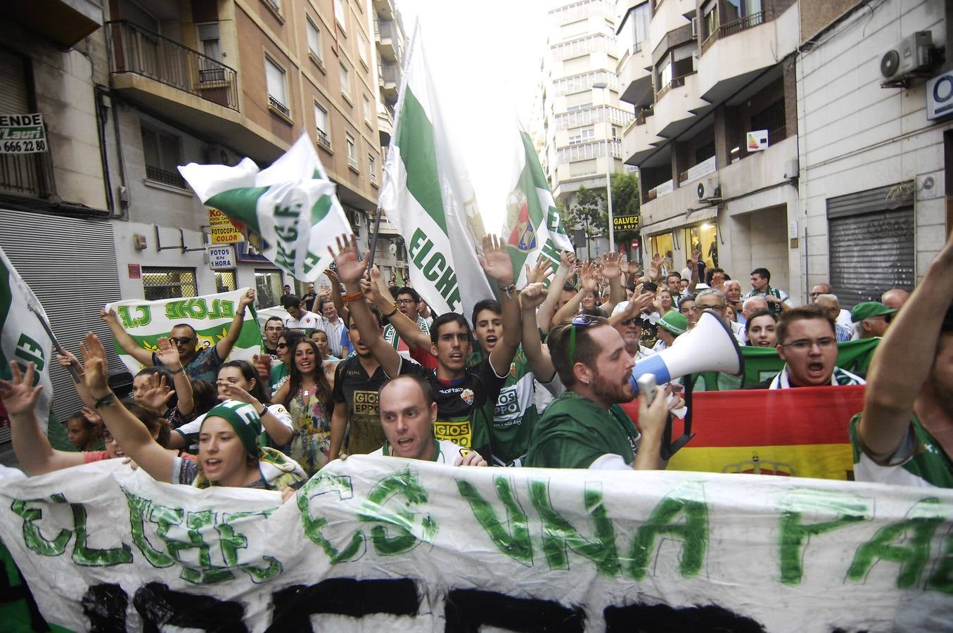 Manifestación por el descenso del Elche CF