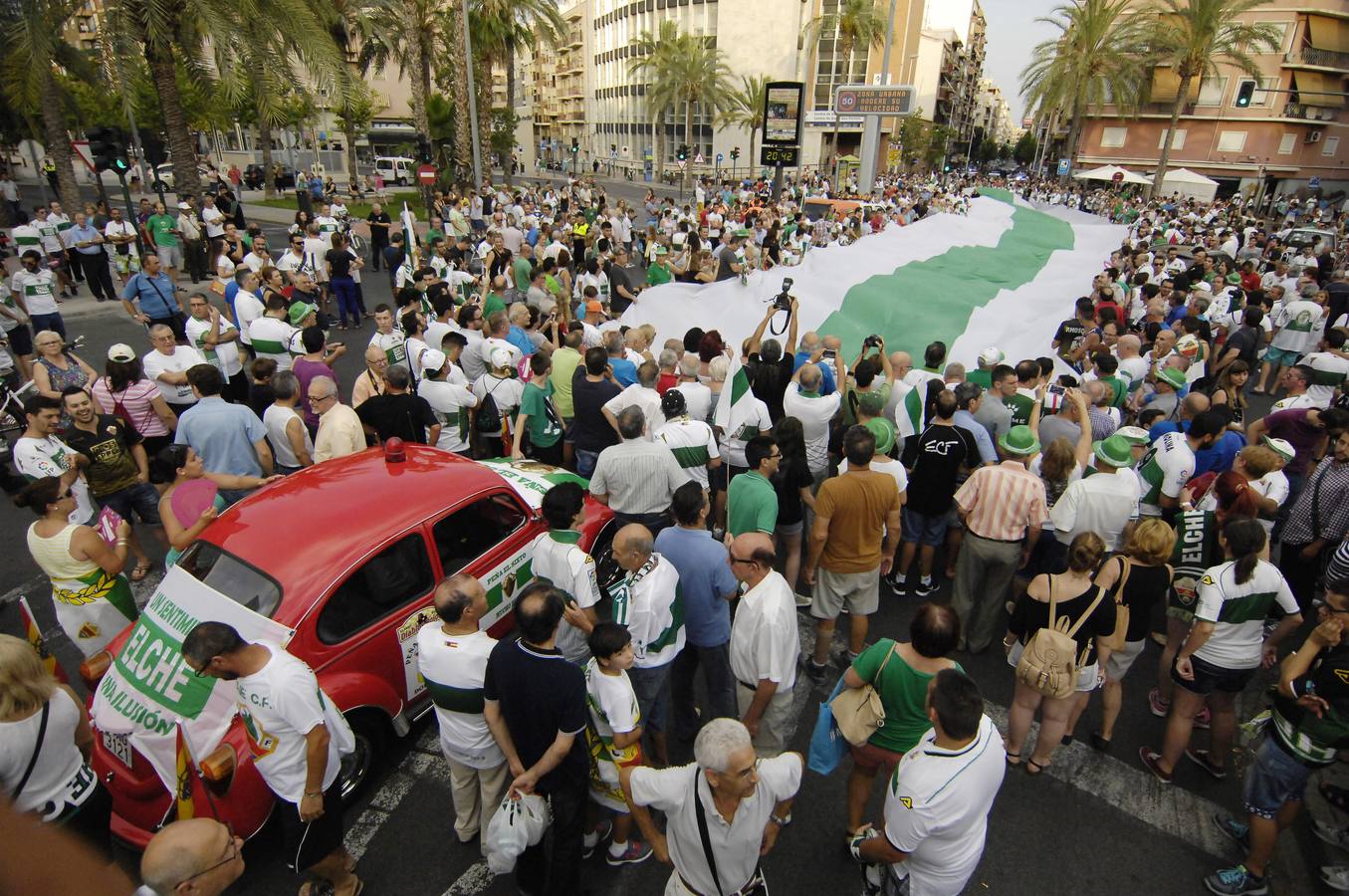 Manifestación por el descenso del Elche CF