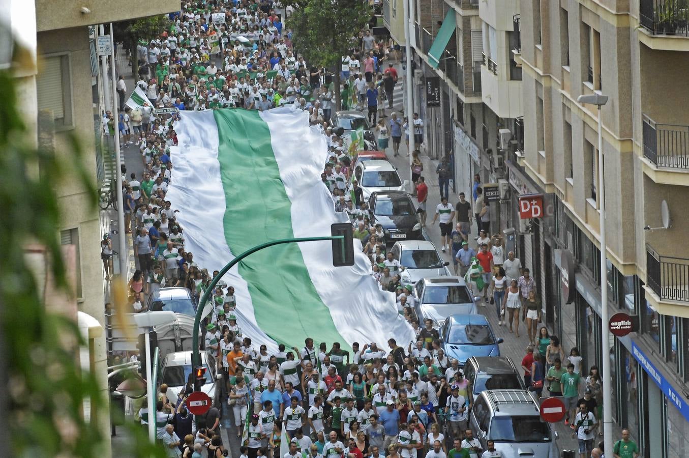 Manifestación por el descenso del Elche CF