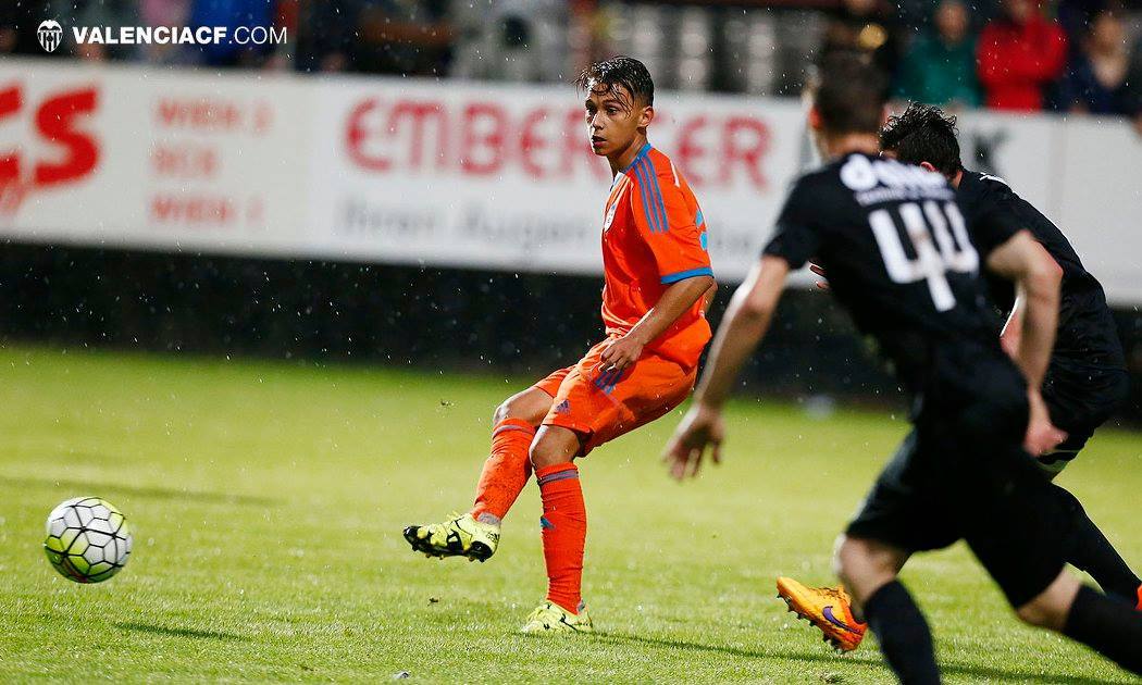 El Valencia CF golea en el primer partido de pretemporada