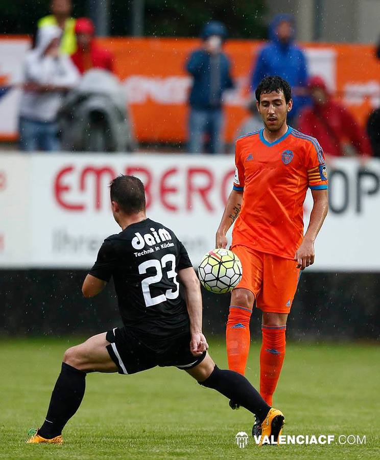 El Valencia CF golea en el primer partido de pretemporada