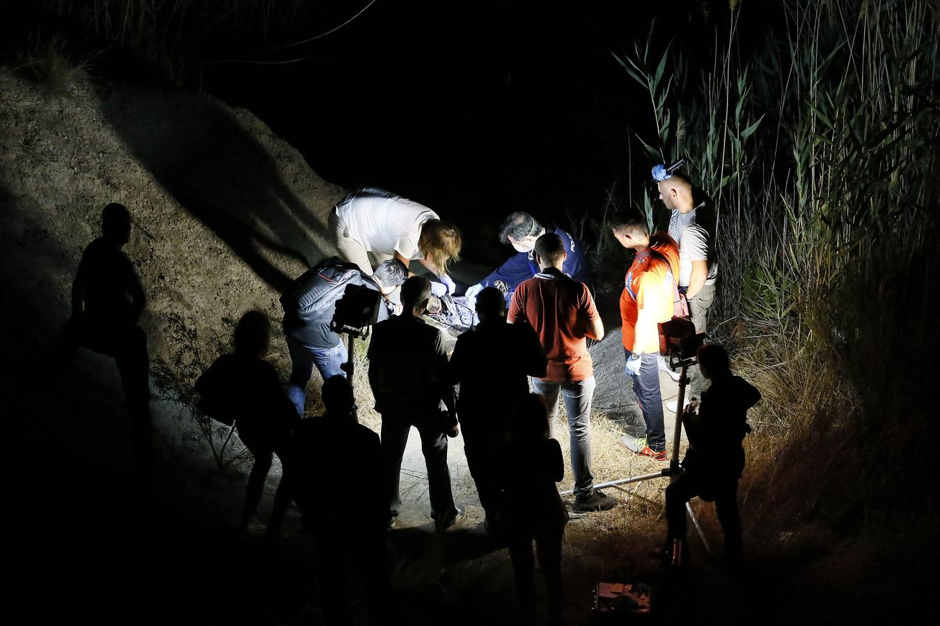 Hallan tres maletas con restos humanos descuartizados en las lagunas de Rabasa