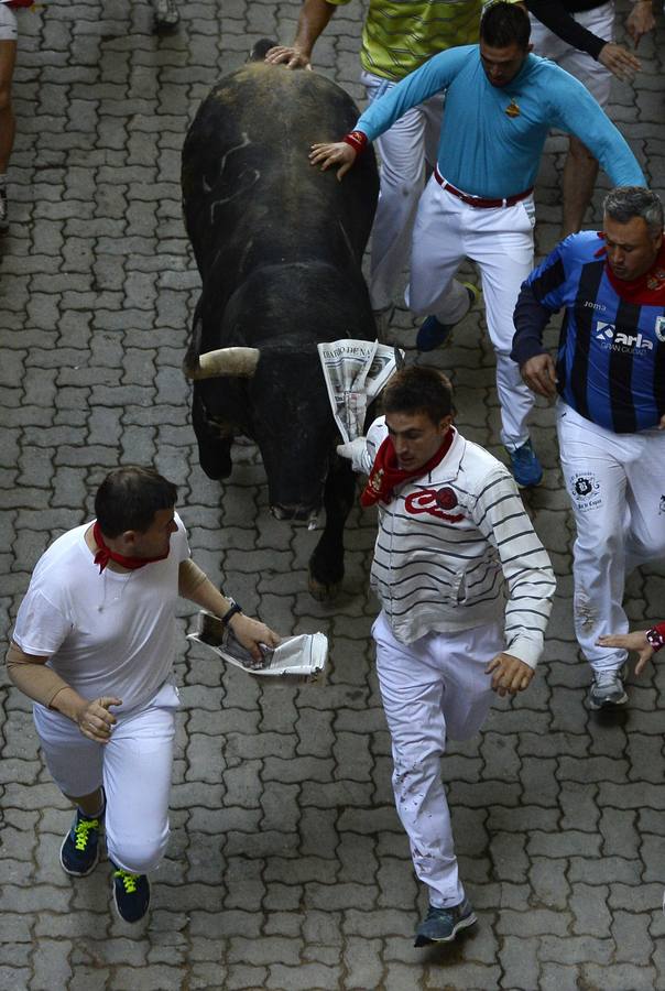 Limpio sexto encierro de Sanfermines