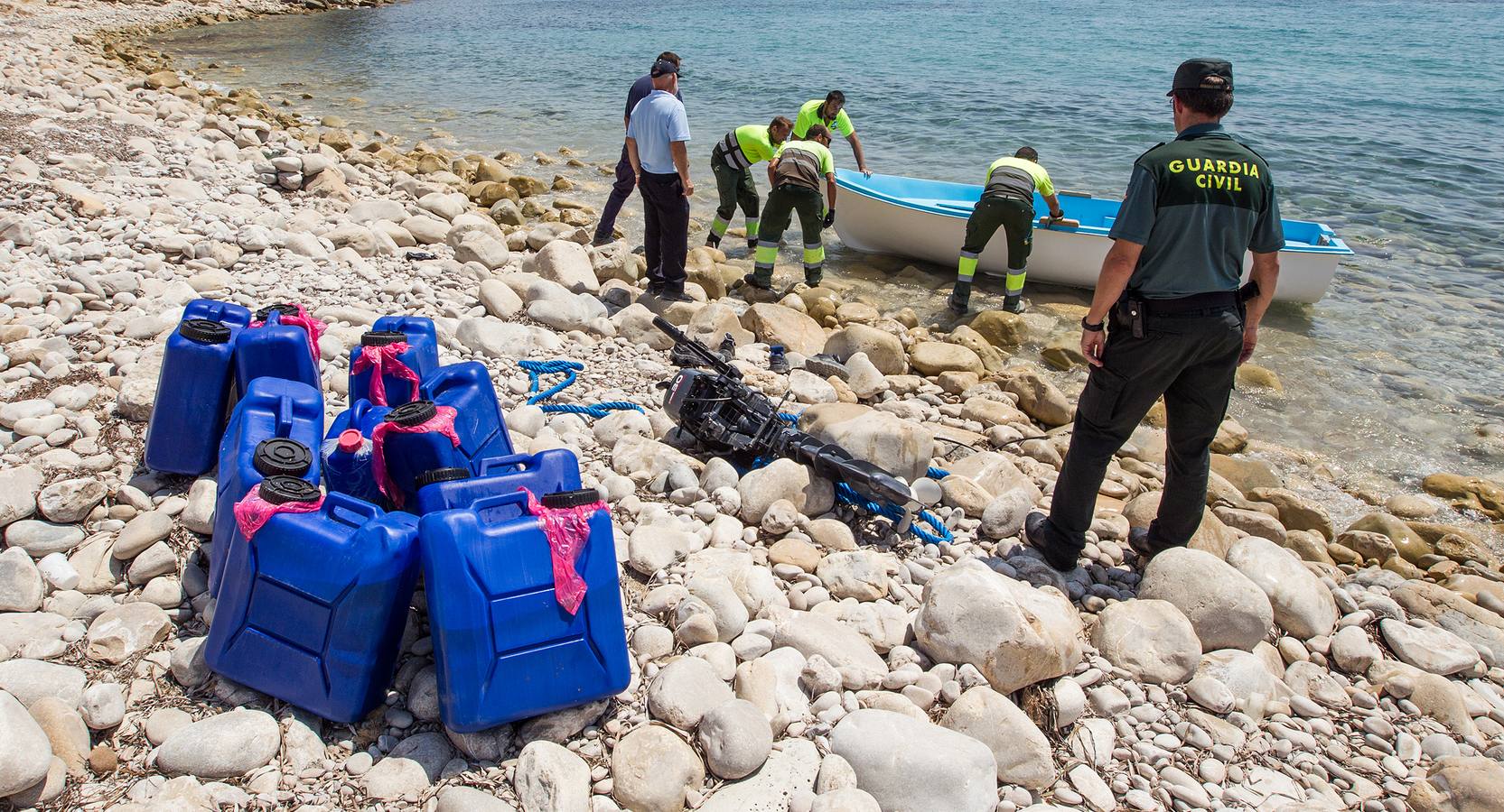 Localizan una patera en la costa de El Campello