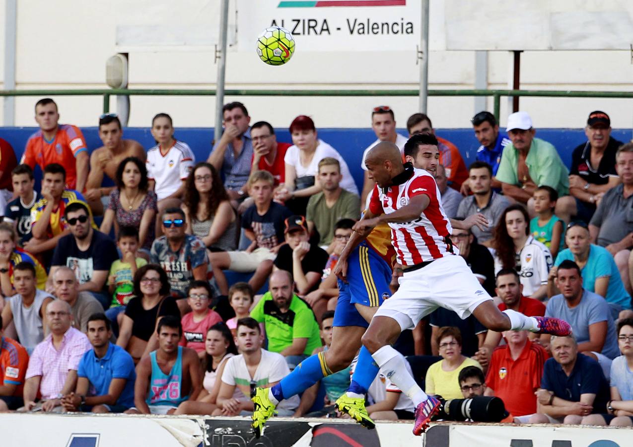 La victoria del Valencia en Alzira frente al PSV, en imágenes