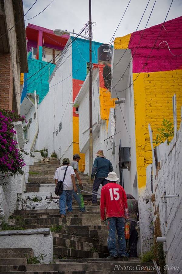 México contratra a unos artistas urbanos para pintar más de 200 casas y unir la comunidad