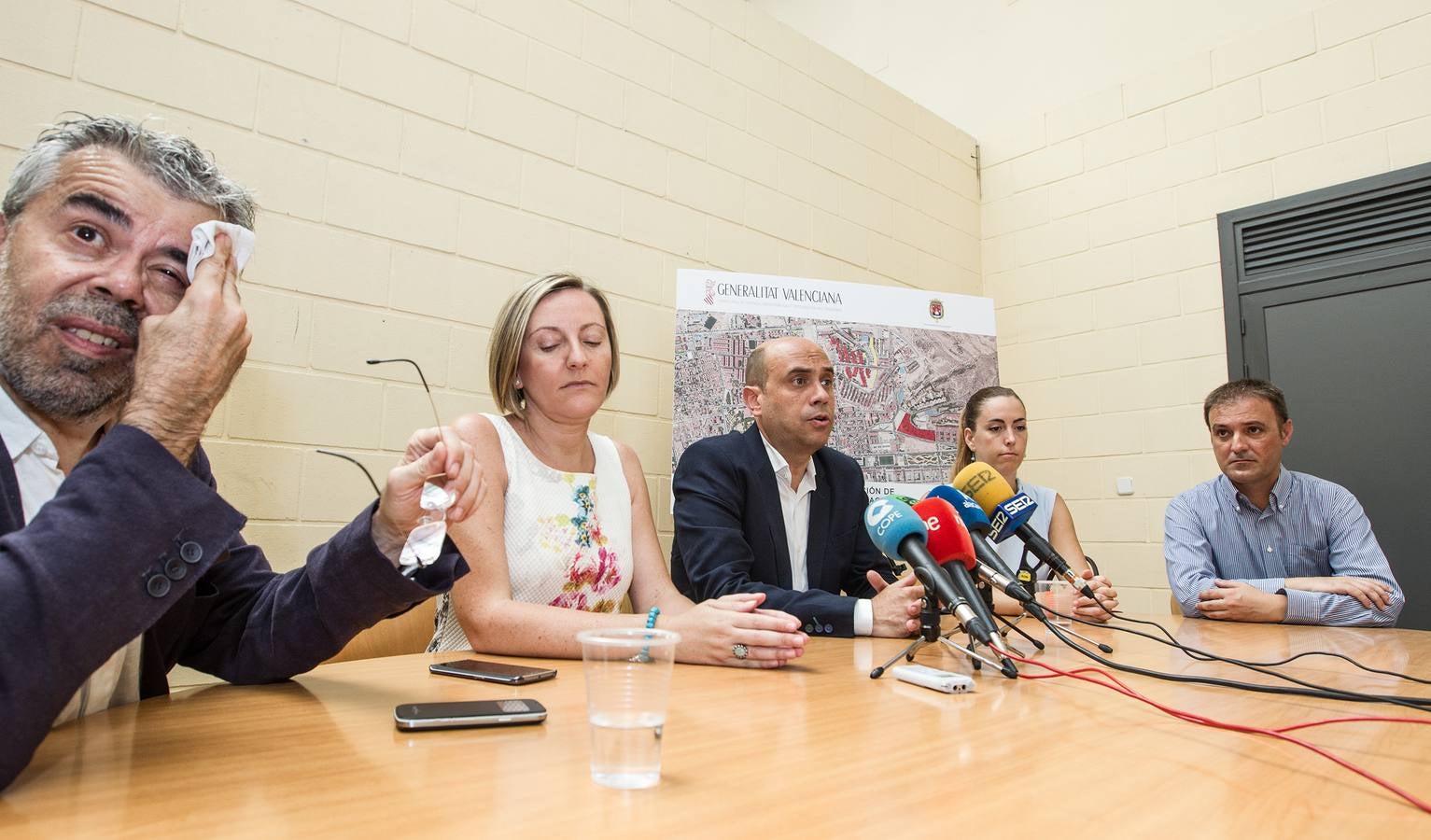 María José Salvador y Echávarri visitan las actuaciones de rehabilitación en el barrio de Juan XXIII