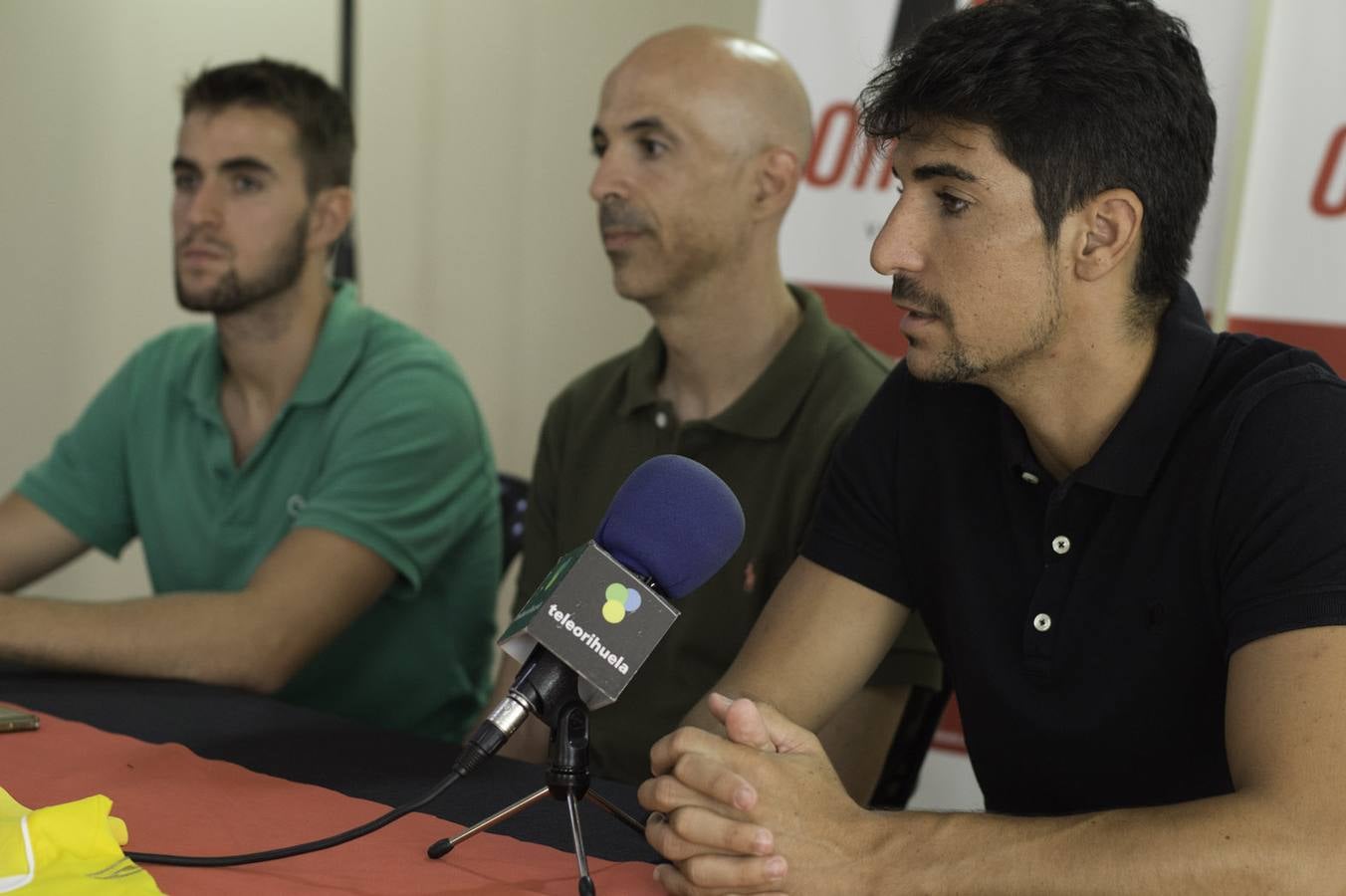 Presentación de los nuevos jugadores del Orihuela CF