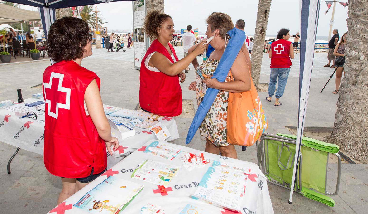 Campaña para concienciar de los peligros del sol en Alicante