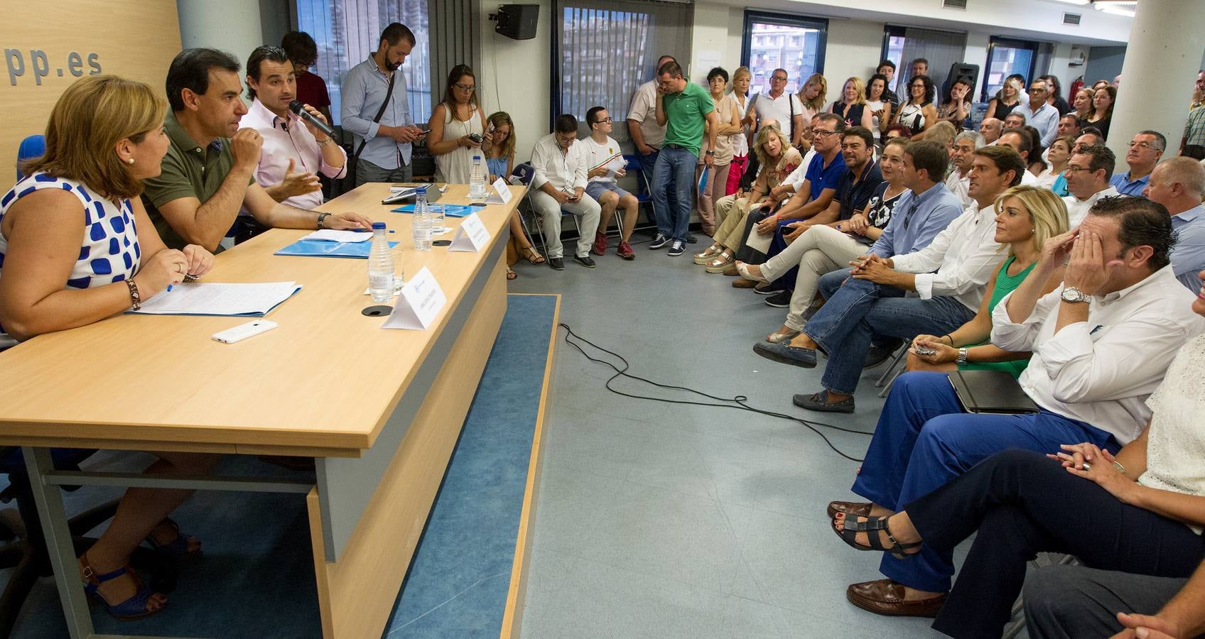 Fernando Martínez-Maíllo e Isabel Bonig participan en un acto del PP alicantino