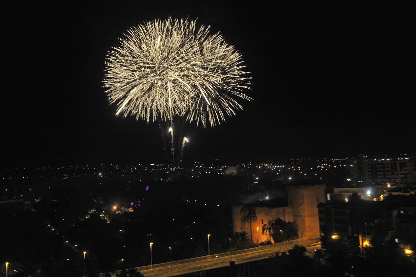 La Nit de l&#039;Albà ilumina Elche