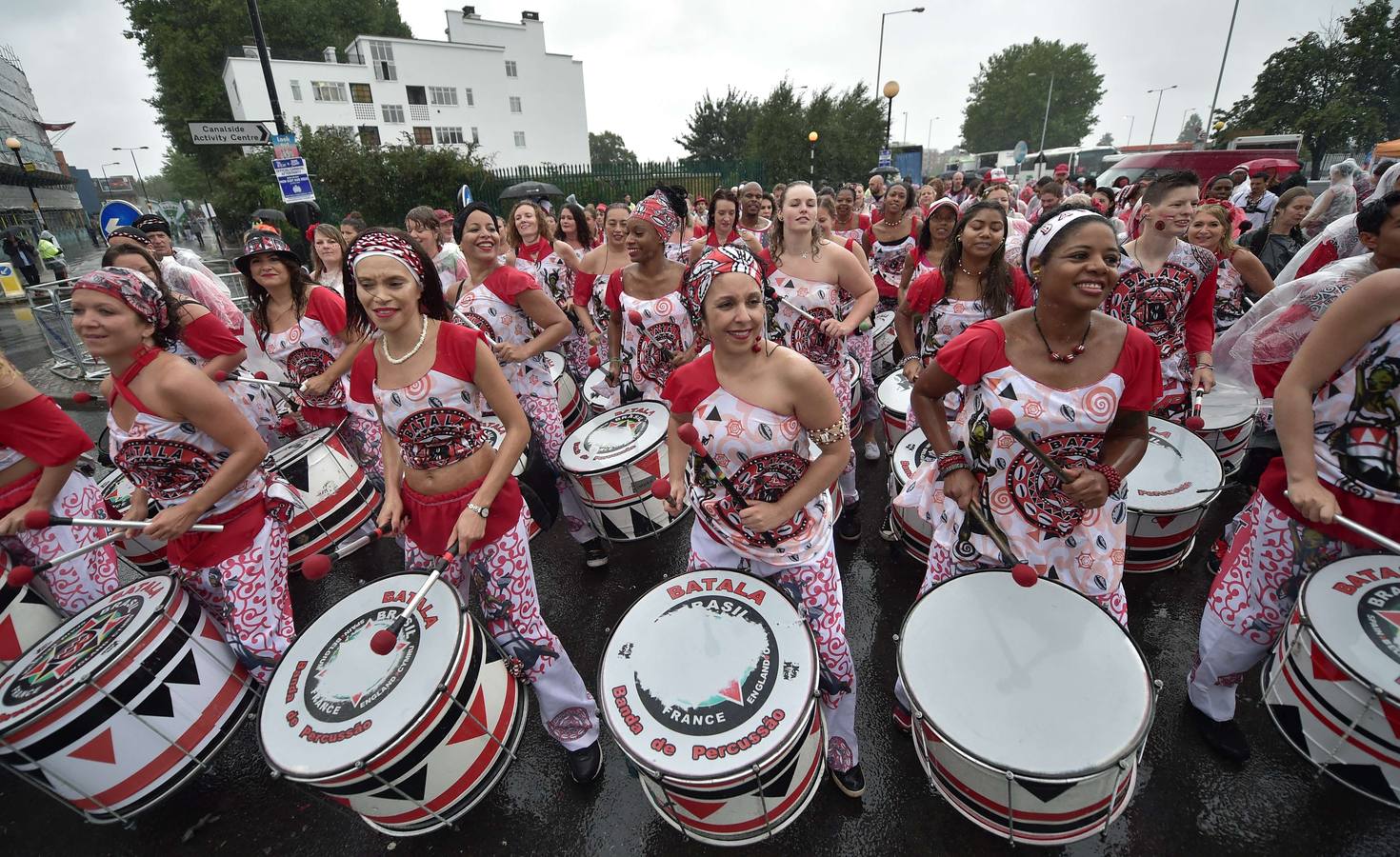 Las plumas y la purpurina toman Londres