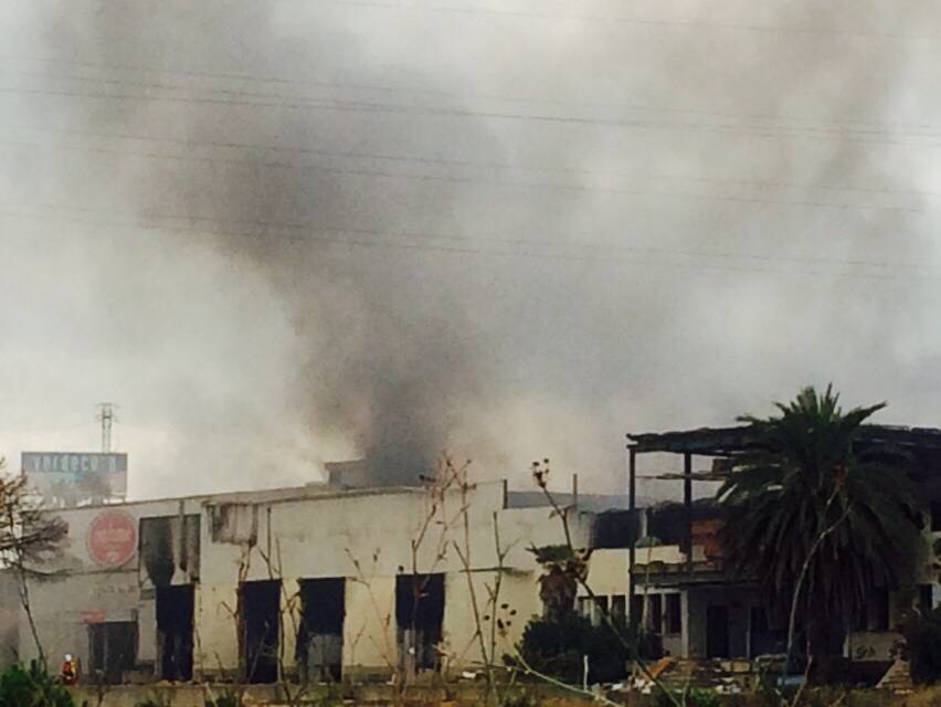 Incendio Industrial en la Pista de Ademuz, a la altura de Paterna