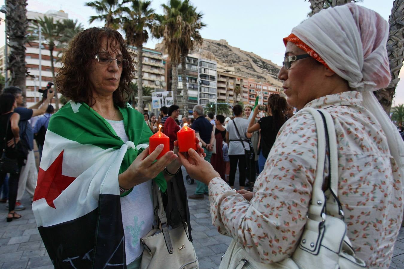 Velas en Alicante por los refugiados y convocatoria de concentraciones