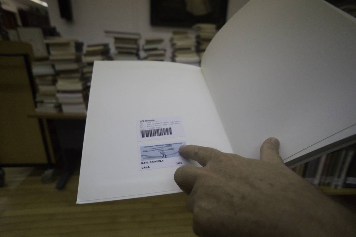 El director de la FMH cede cinco mil libros a la la biblioteca Fernando de Loaces