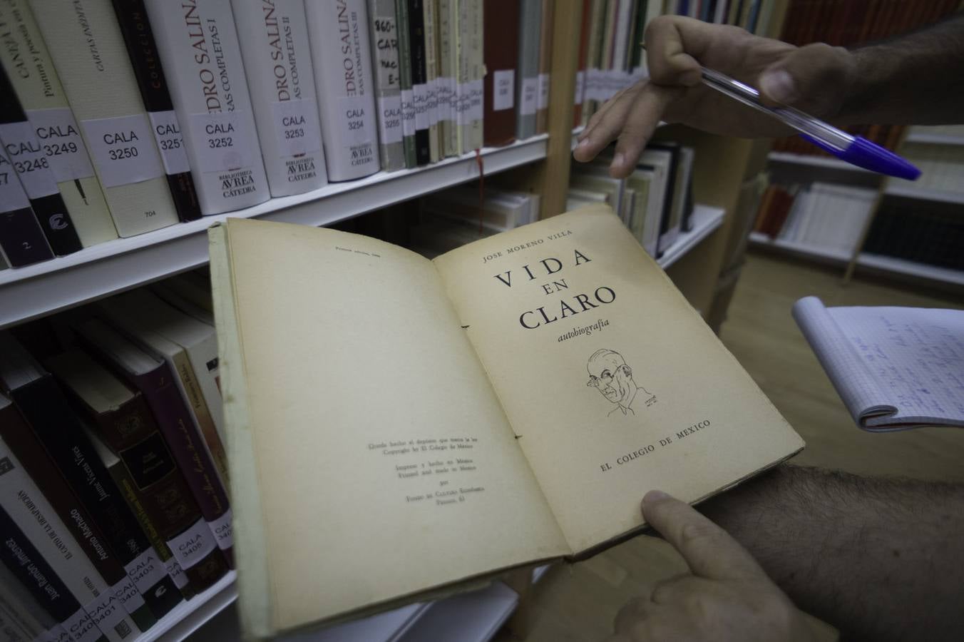 El director de la FMH cede cinco mil libros a la la biblioteca Fernando de Loaces