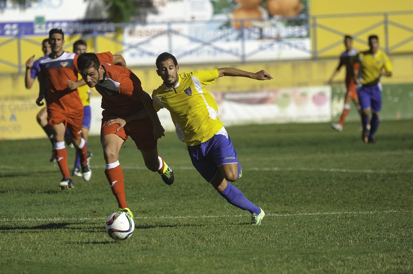 El Orihuela vuelve a encallar en casa