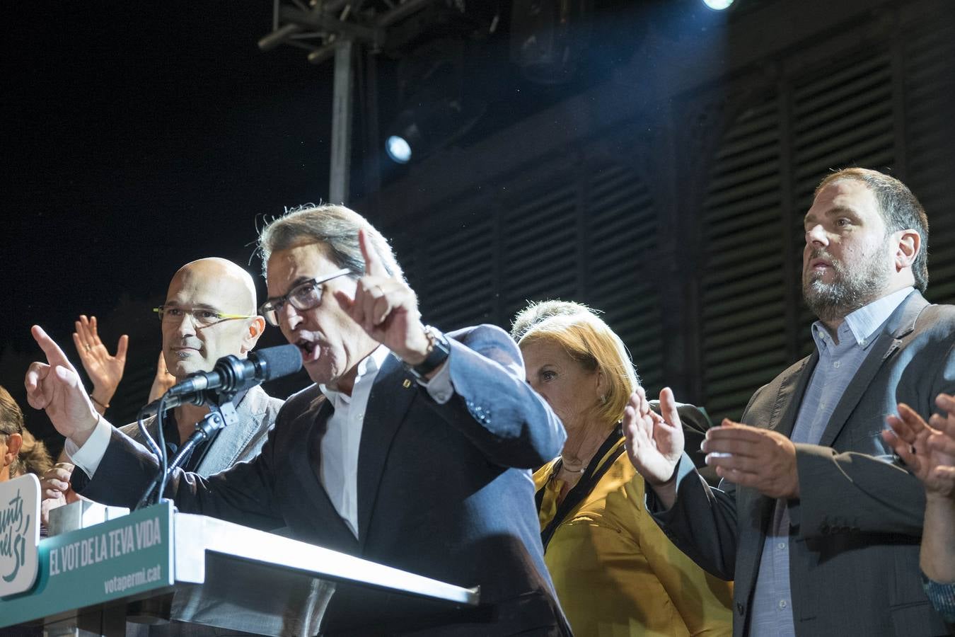 Artur Mas, Raul Romeva y Oriol Junqueras celebran en Barcelona los resultados electorales.