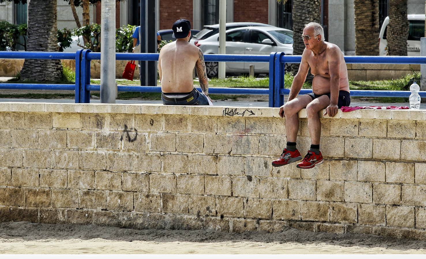 Un calor atípico llena las playas de nuevo