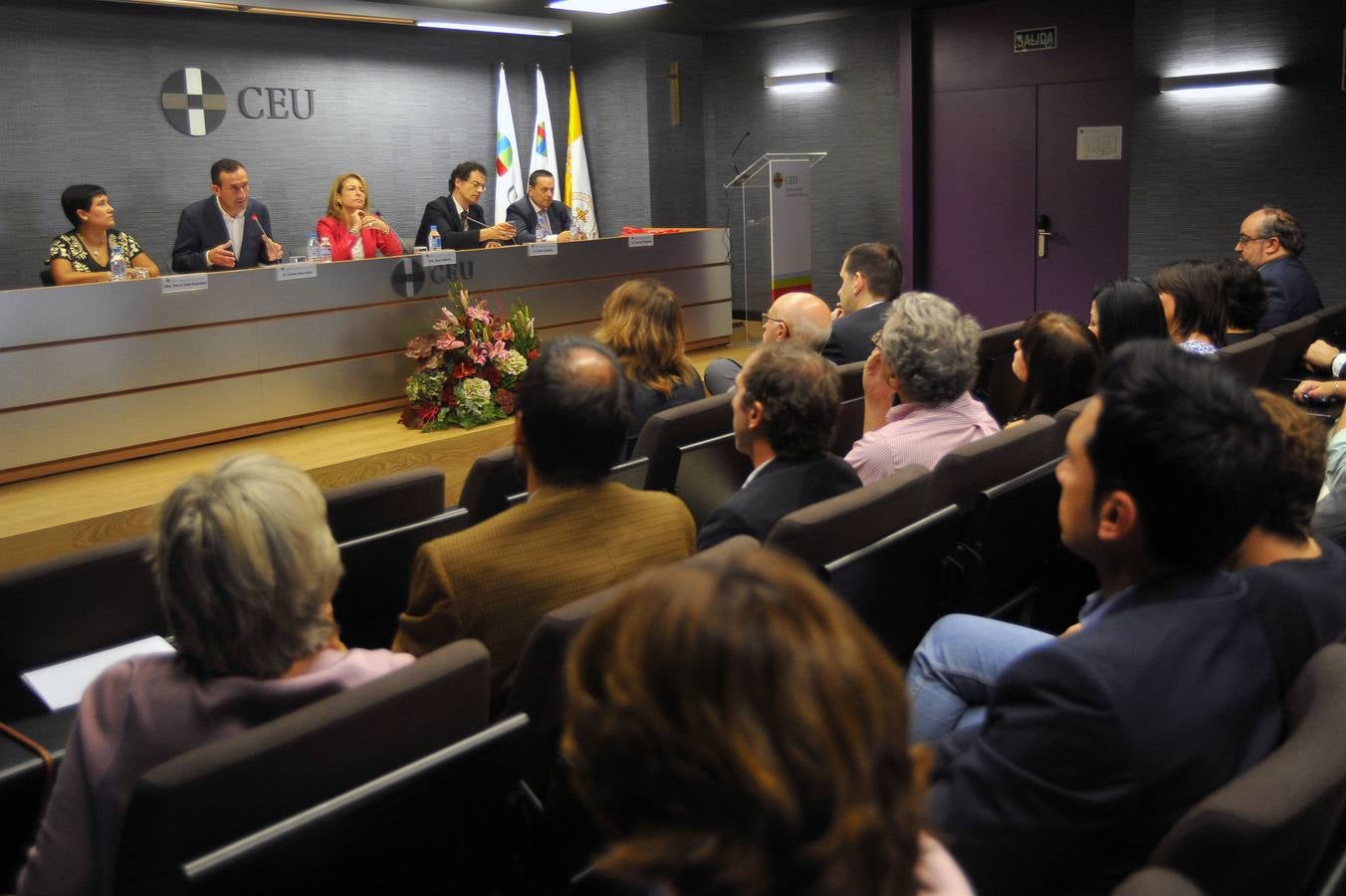 El CEU incorpora a sus aulas a un centenar de alumnos extranjeros