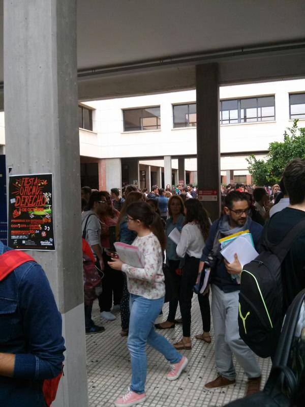 Desalojada la facultad de Derecho de la UA por una amenaza de bomba