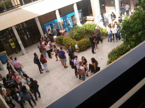 Desalojada la facultad de Derecho de la UA por una amenaza de bomba