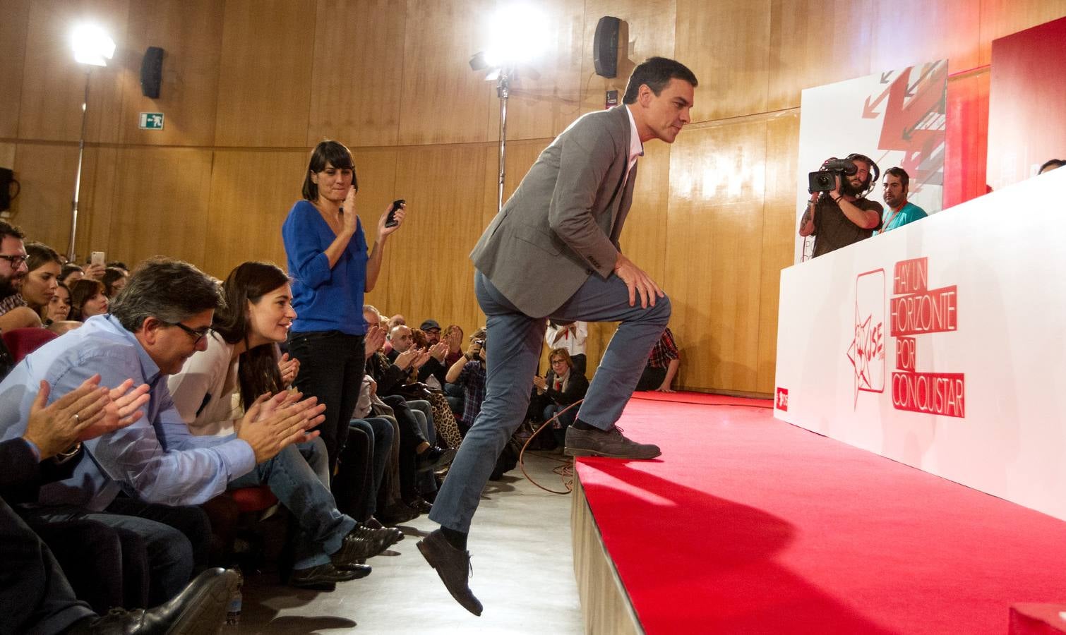 Pedro Sánchez clausura unas jornadas de las Juventudes Socialistas en la UA