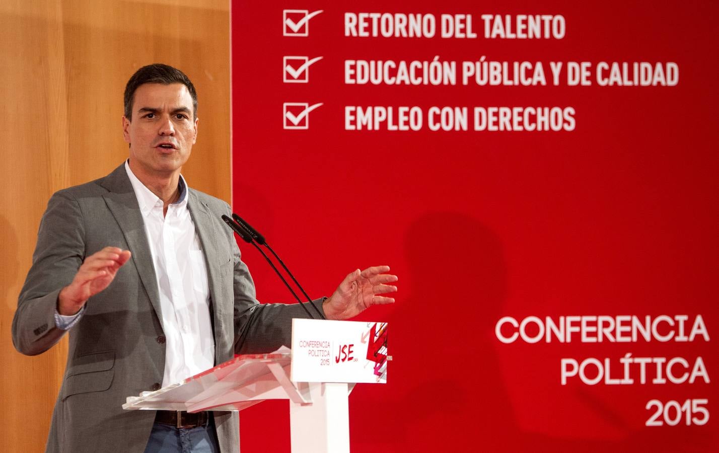 Pedro Sánchez clausura unas jornadas de las Juventudes Socialistas en la UA