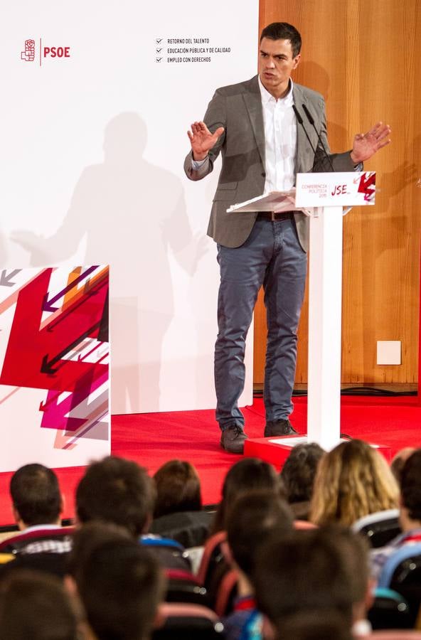 Pedro Sánchez clausura unas jornadas de las Juventudes Socialistas en la UA