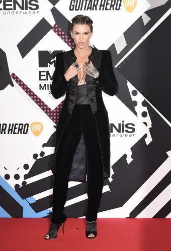 ¿Con cuál de estos looks te quedas de la MTV Europe Music Awards?