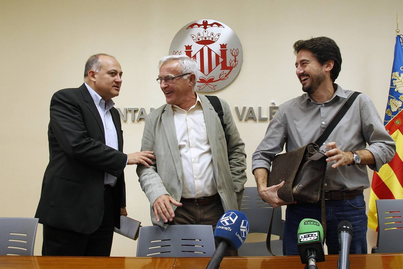 Rueda de prensa del tripartito en Valencia