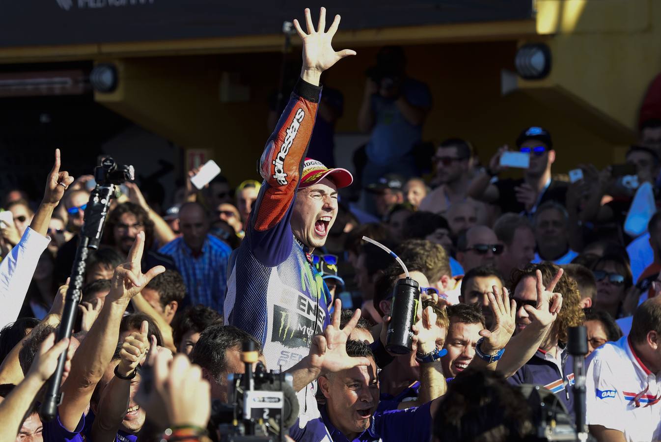 Lorenzo, pentacampeón del mundo